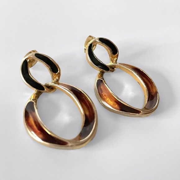 Vintage Gold Tone Tortoise Hoop Earrings - Picture 3 of 4